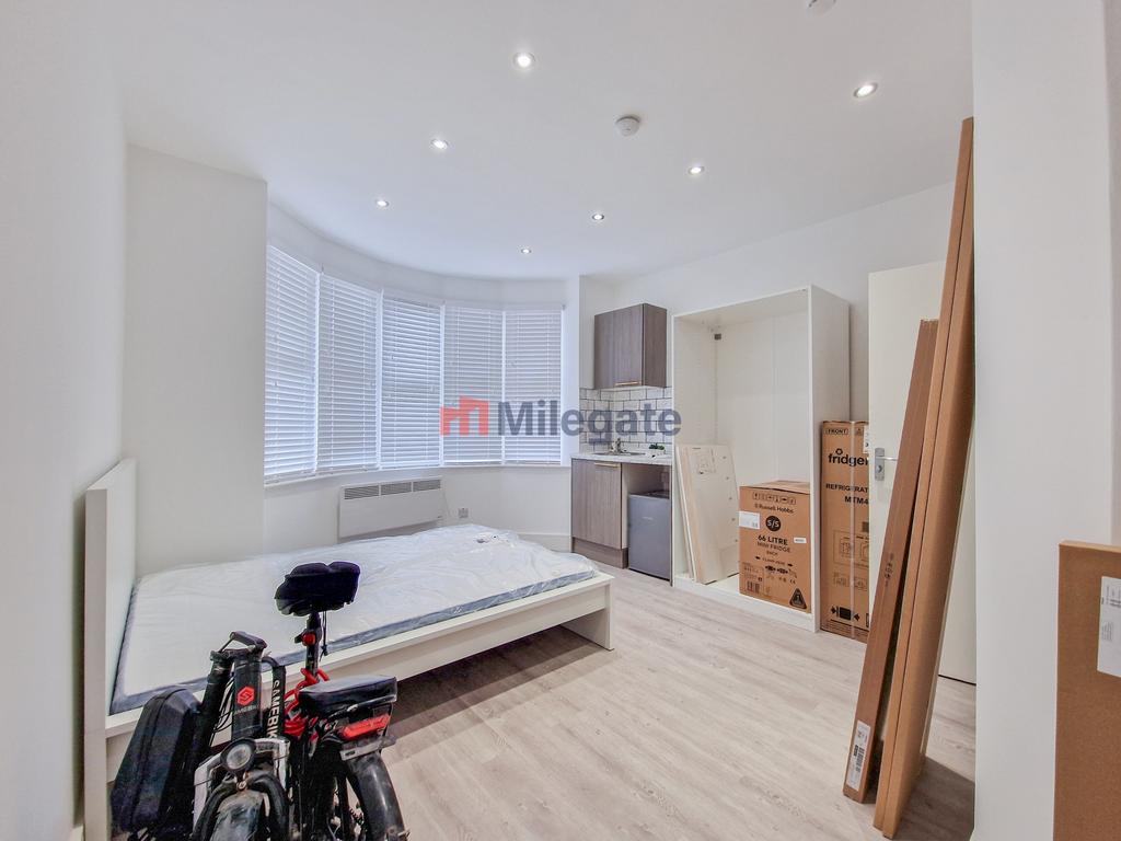 Cumberland Avenue, SouthendOnSea SS2 1 bed in a house share to rent
