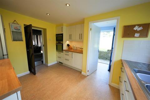 3 bedroom cottage for sale, Nr DOLTON