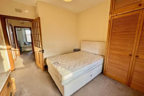 1 bedroom flat to rent, Irvine Place, Stirling FK8