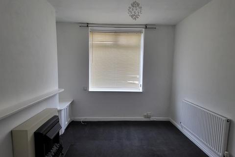 3 bedroom terraced house to rent, Llewellyn Street