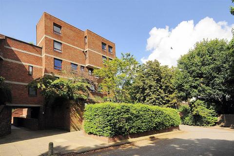 3 bedroom flat for sale, More Close, St Paul's Court, London, W14