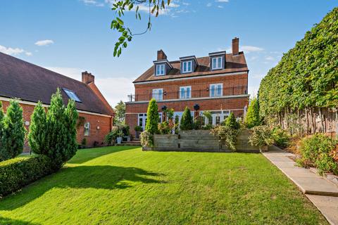 3 Brackenwood, Midhurst, GU29 0FB