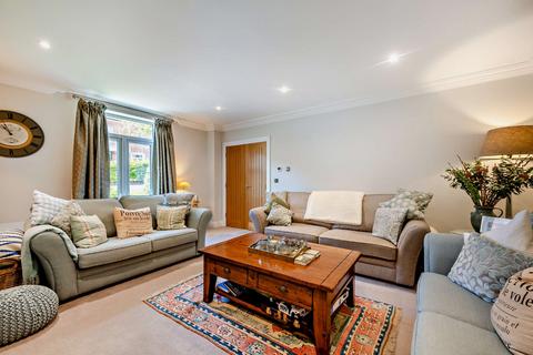 3 Brackenwood, Midhurst, GU29 0FB