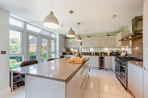 3 Brackenwood, Midhurst, GU29 0FB