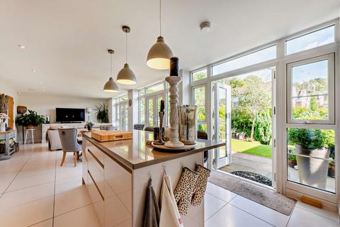 3 Brackenwood, Midhurst, GU29 0FB