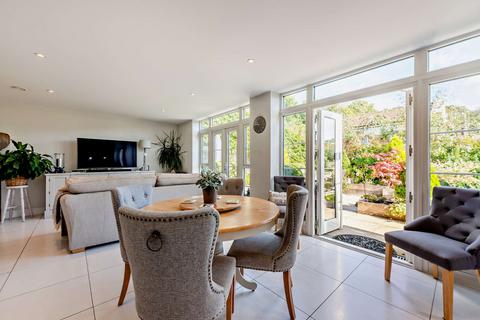 3 Brackenwood, Midhurst, GU29 0FB