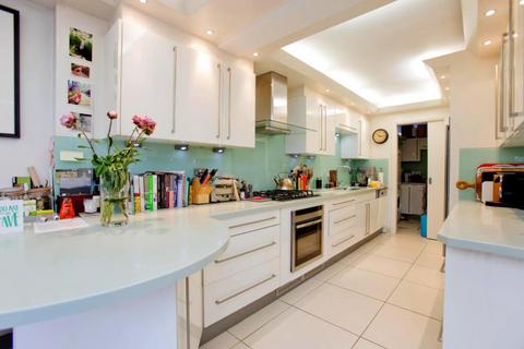 4 bedroom terraced house to rent, Hornby Close, Primrose Hill, London, NW3