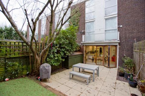 4 bedroom terraced house to rent, Hornby Close, Primrose Hill, London