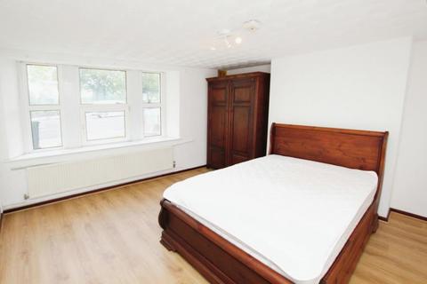 2 bedroom flat to rent, Fishponds Road, Bristol BS5