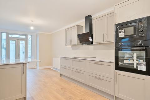 4 bedroom end of terrace house for sale, Hurstbourne Road, Forest Hill, London