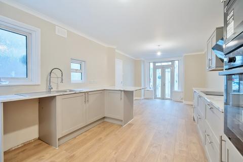 4 bedroom end of terrace house for sale, Hurstbourne Road, Forest Hill, London