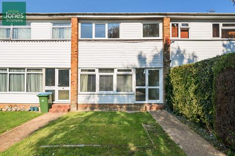 3 bedroom terraced house to rent, Meadowside, Angmering, Littlehampton, West Sussex, BN16