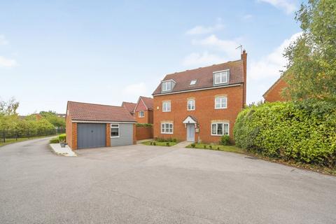 5 bedroom detached house for sale, Spriggs Close, Bedford