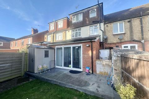 3 bedroom terraced house for sale, The Avenue, Luton LU4