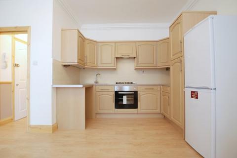 2 bedroom flat to rent, Chardmore Road, Stamford Hill