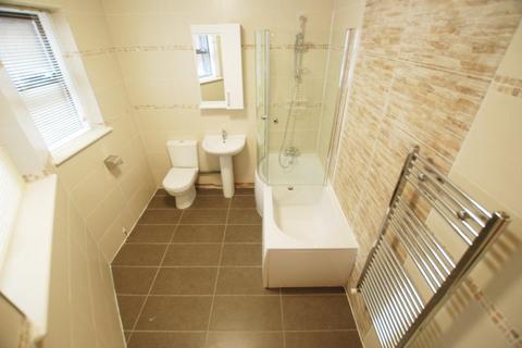 2 bedroom flat to rent, Chardmore Road, Stamford Hill