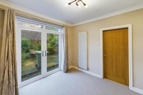 3 bedroom semi-detached house to rent, Springfield Road, Springfield, Wigan, WN6