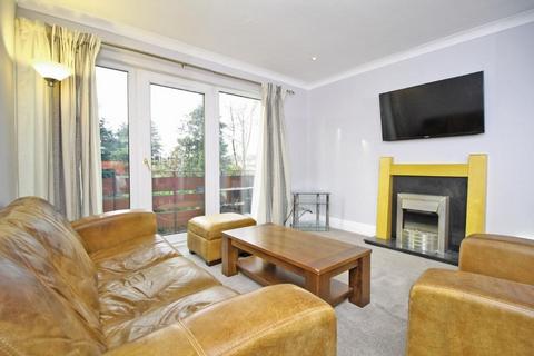 2 bedroom flat to rent, West Craigs Crescent, Edinburgh, EH12