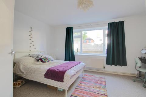 2 bedroom flat to rent, Flat 3 Lorraine Court, 34 Davigdor Road, Hove