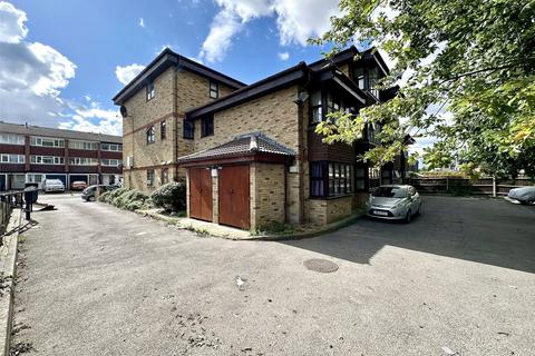 Studio for sale, Milton Road, Swanscombe, Kent, DA10