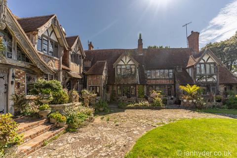 4 bedroom terraced house for sale, Tudor Close, Dean Court Road, Rottingdean, Brighton BN2