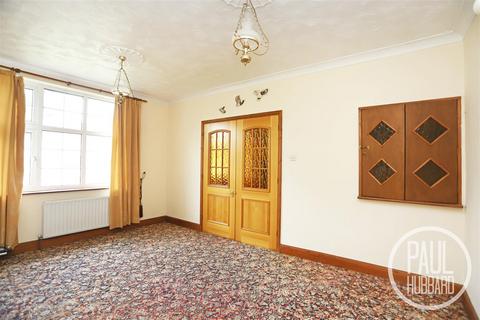 5 bedroom detached bungalow for sale, Carlton Road, Lowestoft, NR33