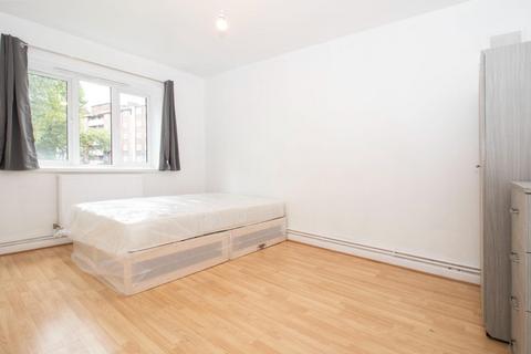 3 bedroom apartment to rent, Queensbridge Road, Haggerston, E2