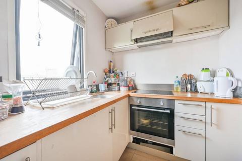 2 bedroom flat to rent, High Street, Acton, London, W3