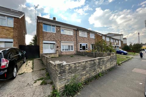 3 bedroom semi-detached house for sale, Tomlinson Avenue, Luton