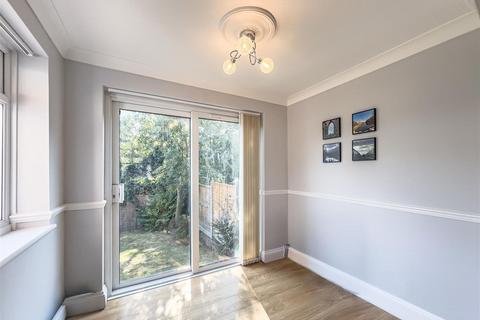 33 Southview Close, Rayleigh, SS6 7LX