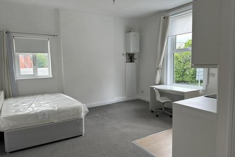 1 bedroom apartment to rent, Wilbraham Road, Manchester M14