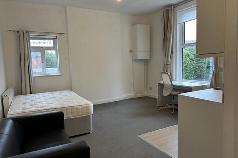 1 bedroom apartment to rent, Wilbraham Road, Manchester M14