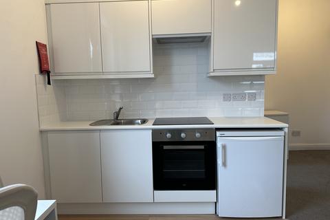 1 bedroom apartment to rent, Wilbraham Road, Manchester M14