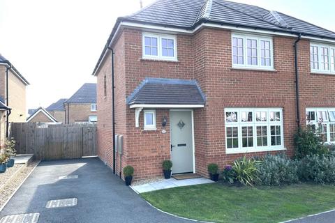 3 bedroom semi-detached house for sale, Rupert Court, Oldham OL9