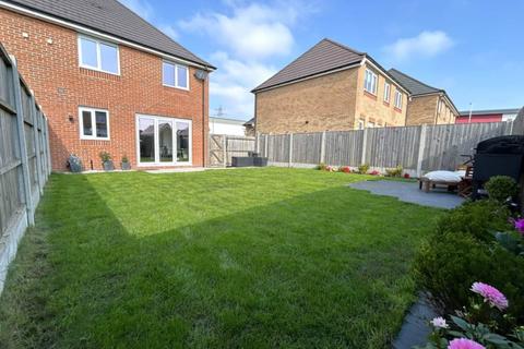 3 bedroom semi-detached house for sale, Rupert Court, Oldham OL9