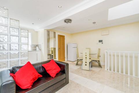 2 bedroom flat to rent, Westbourne Grove, Westbourne Grove, London, W2