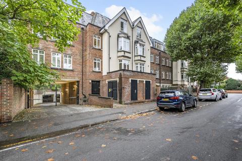 1 bedroom flat for sale, 42a Albany Park Road, Kingston Upon Thames KT2