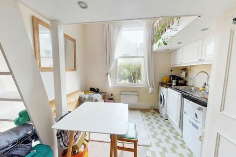 Studio to rent, First avenue, Hove, BN3