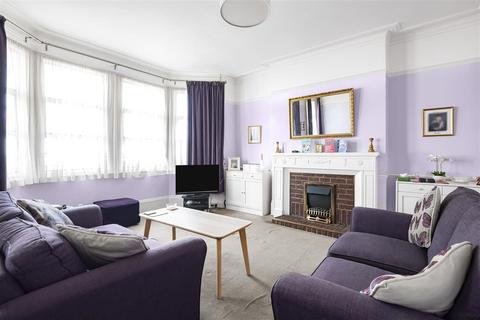 2 bedroom flat for sale, Fox Lane, London N13