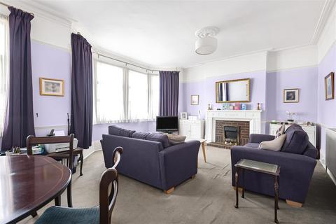 2 bedroom flat for sale, Fox Lane, London N13