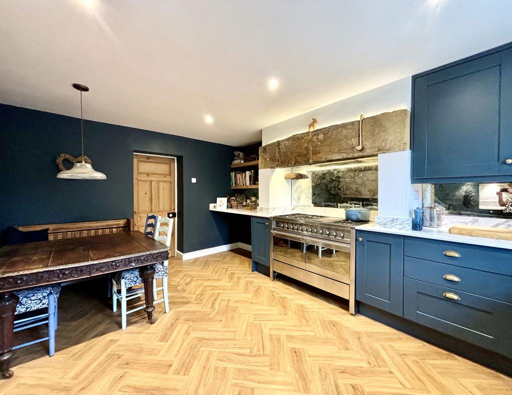 Additional Kitchen Image