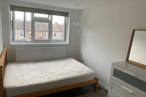 1 bedroom in a house share to rent, Thornton Heath CR7