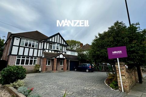 4 bedroom detached house to rent, London SE9