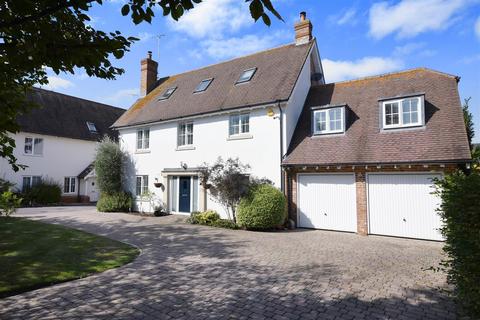 6 bedroom detached house for sale, Priors Field, Bicknacre