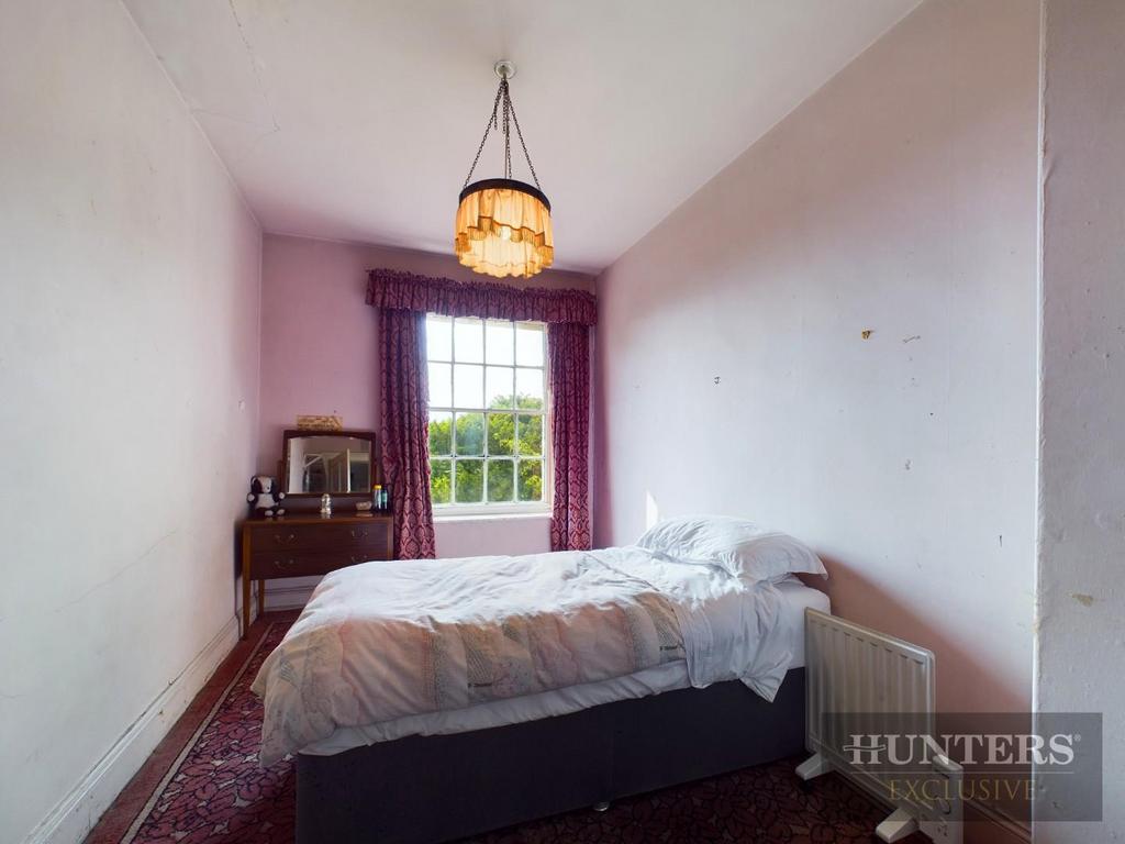 CAM03696 G0-PR0224-STILL022.jpg