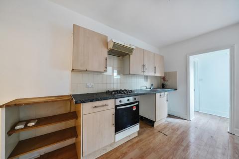 1 bedroom maisonette for sale, Kew Bridge Road, Brentford, Middlesex