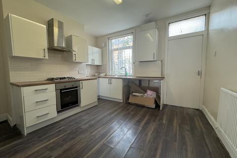 4 bedroom terraced house for sale, Bellbrooke Place, Leeds, West Yorkshire, LS9