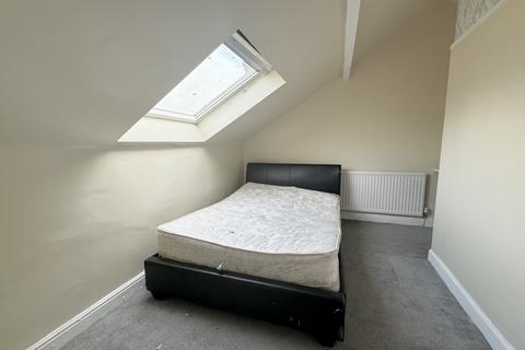 4 bedroom terraced house for sale, Bellbrooke Place, Leeds, West Yorkshire, LS9