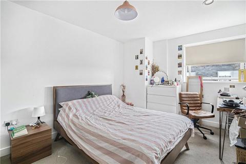 2 bedroom apartment to rent, Spa Road, London, SE16