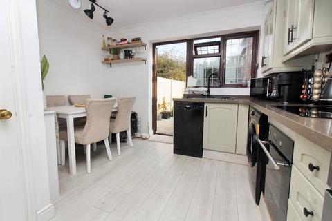 29 Astral Close, Lower Stondon, Henlow, SG16 6EL
